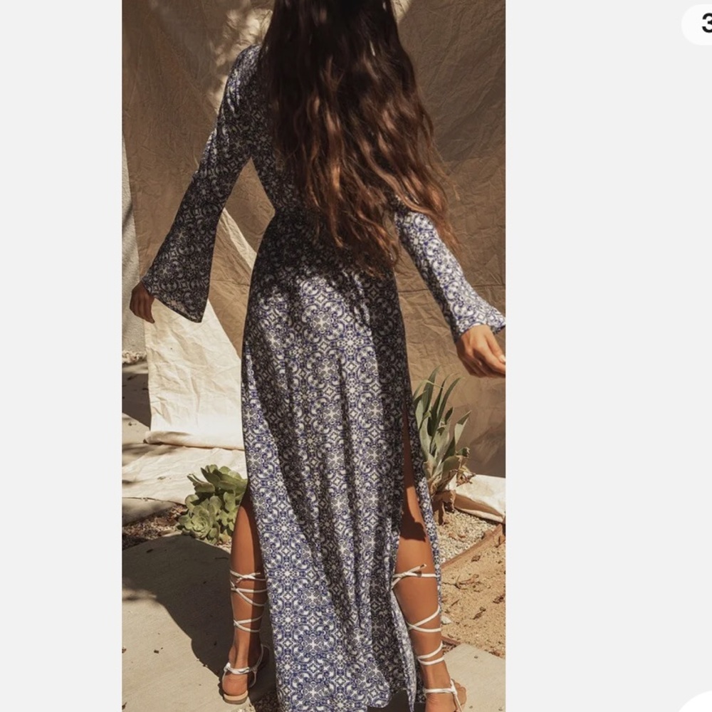 Lulu's Mandala Daydream Blue PrintMaxi Dress- Size S Side Slits Blue/White NWOT - Picture 3 of 7